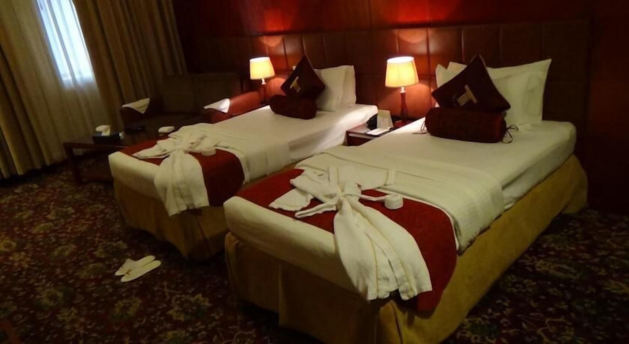 Shaza Regency Plaza Al Madinah Hotel Medina Ngoại thất bức ảnh A room at the hotel