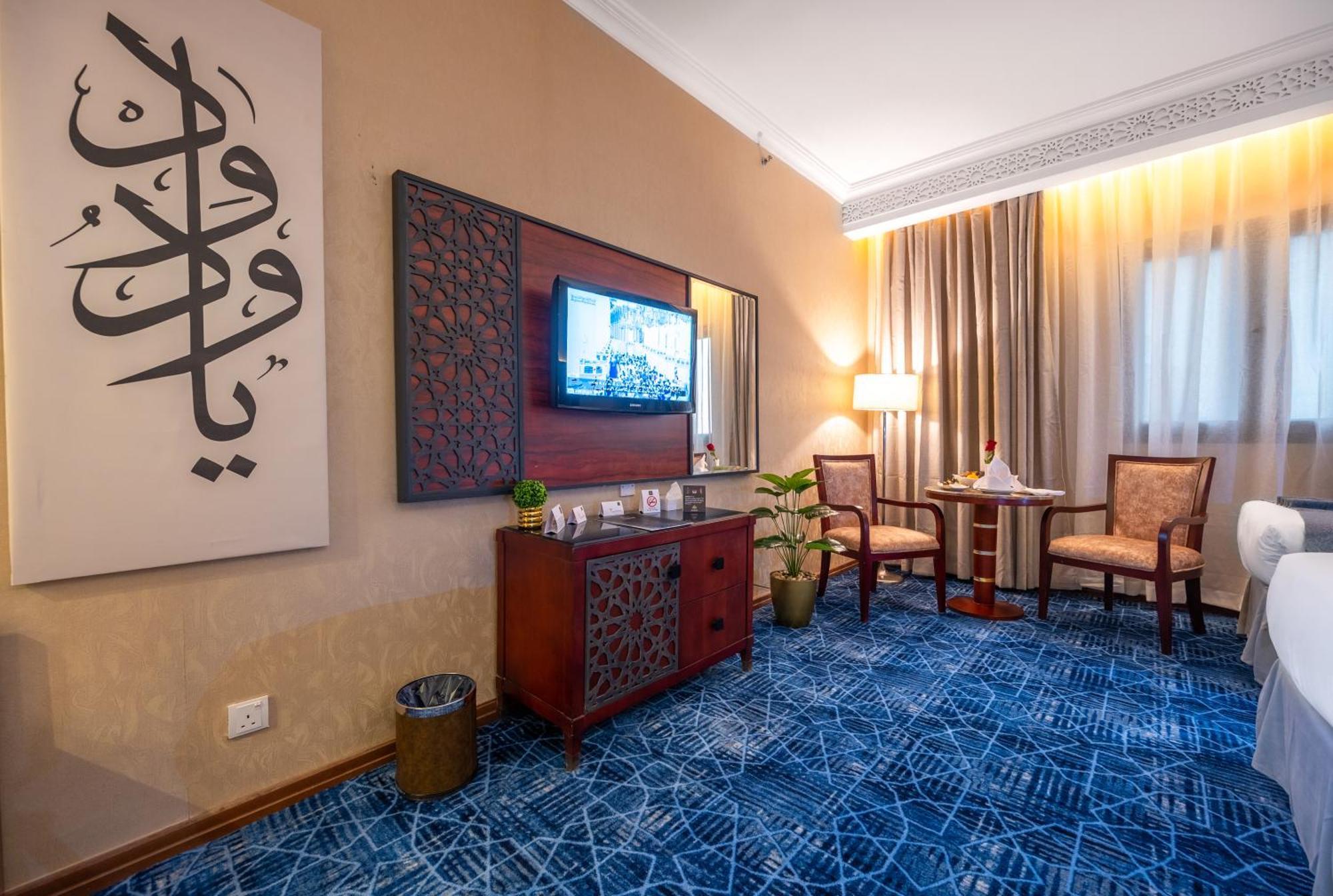 Shaza Regency Plaza Al Madinah Hotel Medina Ngoại thất bức ảnh A room at the hotel