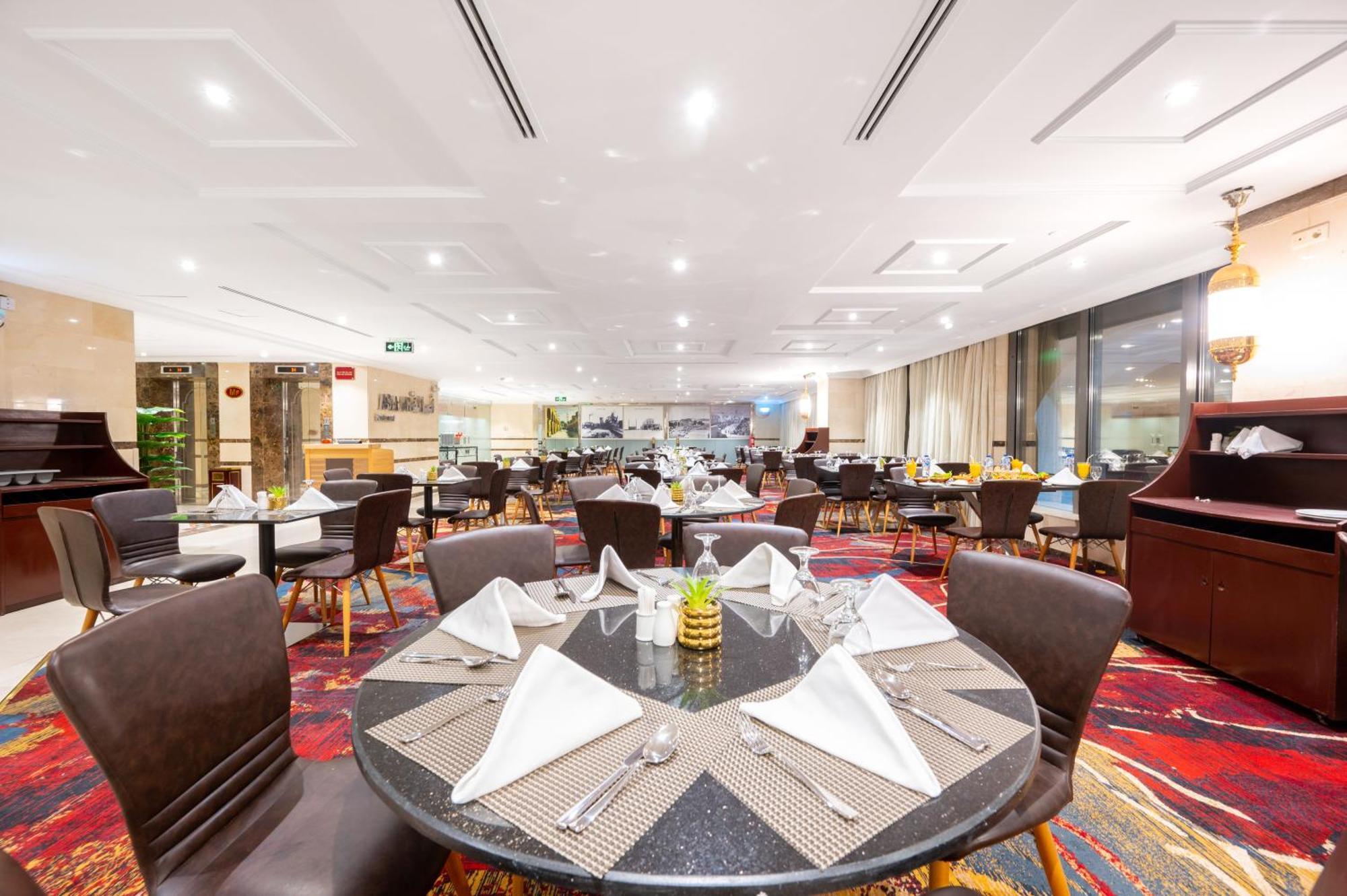 Shaza Regency Plaza Al Madinah Hotel Medina Ngoại thất bức ảnh The Club at Tan Son Nhat International Airport