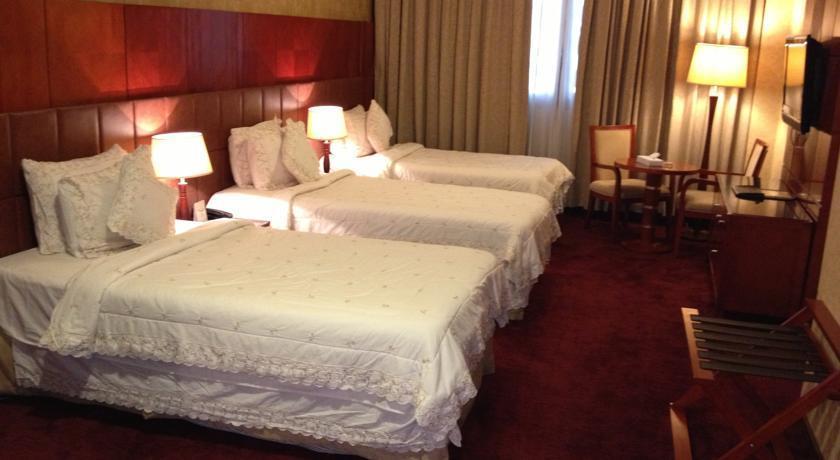 Shaza Regency Plaza Al Madinah Hotel Medina Ngoại thất bức ảnh A room at the hotel